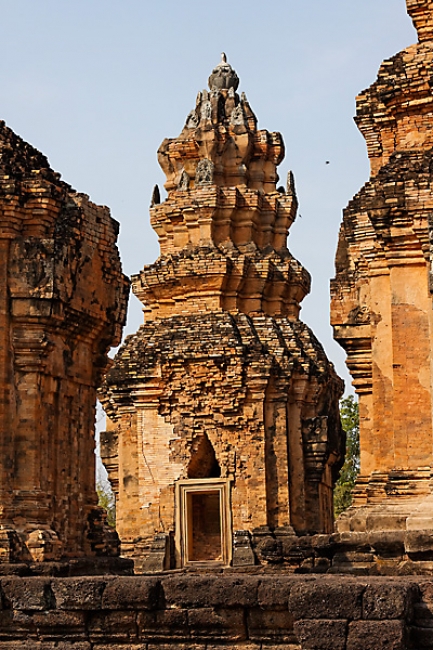 16-Prasat Sikhoraphum-004
